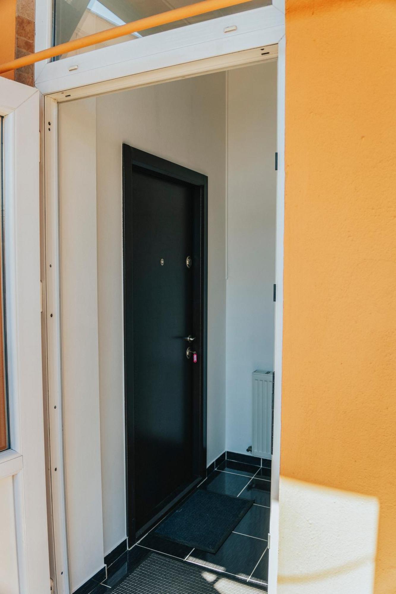 Orange House Apartment Timisoara Luaran gambar
