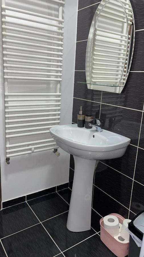 Orange House Apartment Timisoara Luaran gambar