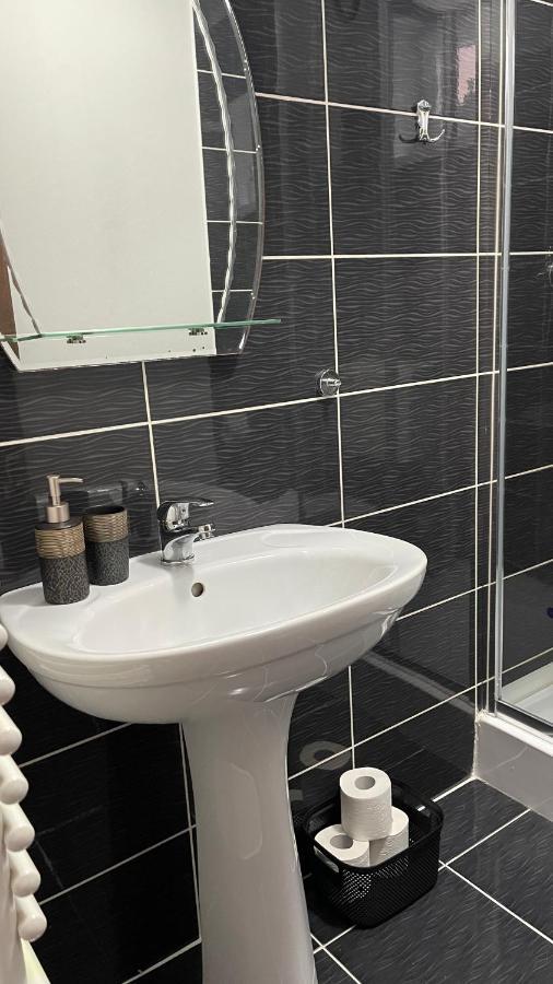 Orange House Apartment Timisoara Luaran gambar